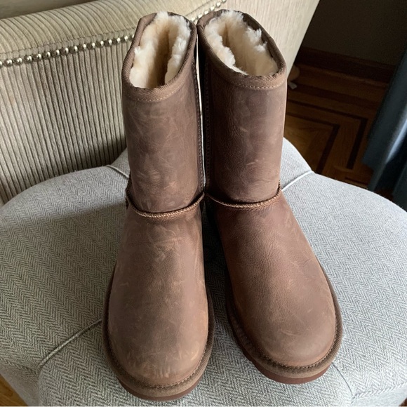 UGG Classic Short Leather - Picture 4 of 6